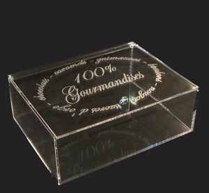 Boîte en plexiglas pâtisseries 100 % gourmandises
