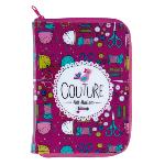 Trousse à couture garnie derrière la porte - Couture fait maison