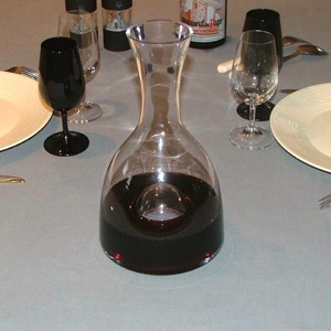 CARAFE A VIN SOUFFLE BOUCHE "POMEROL"  